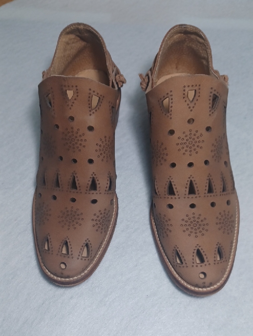 Musse & Cloud Tan Perforated Leather Loafers